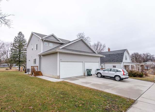Property at 214-216 N Francis, Cedar Falls, IA 50613, 6 beds, 6 baths