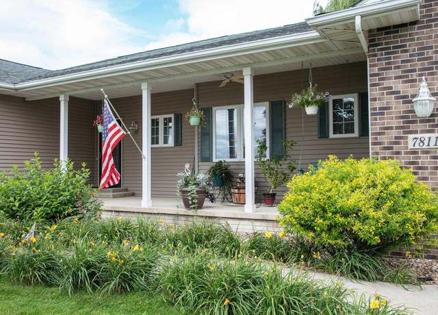 Property at 7811 Moline Rd, Waterloo, IA 50703, 4 beds, 3.5 baths