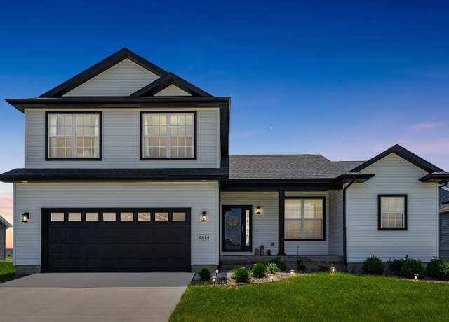 Property at 2814 Maple Grove Dr, Cedar Falls, IA 50613, 4 beds, 3 baths