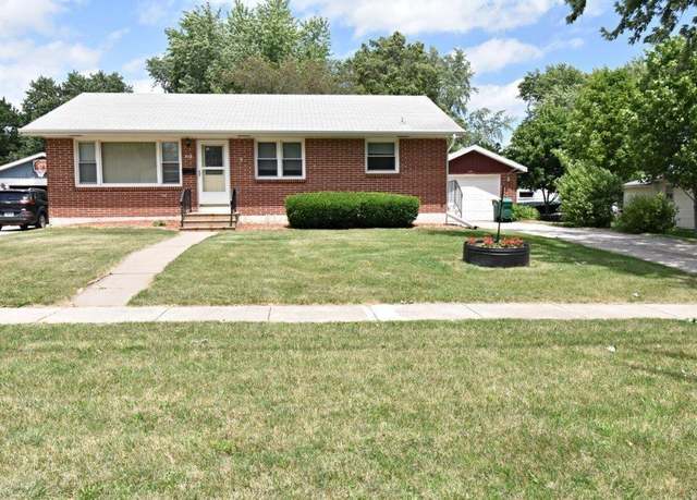 Property at 712 NE 5th St, Independence, IA 50644, 2 beds, 2 baths