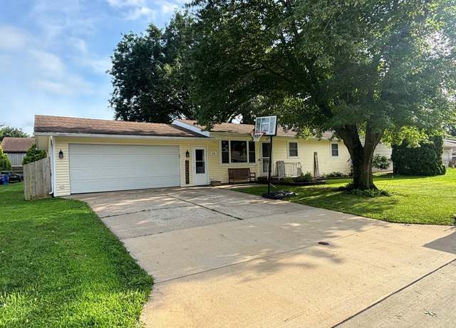 Property at 415 SW 10th St, Independence, IA 50644, 4 beds, 1.5 baths