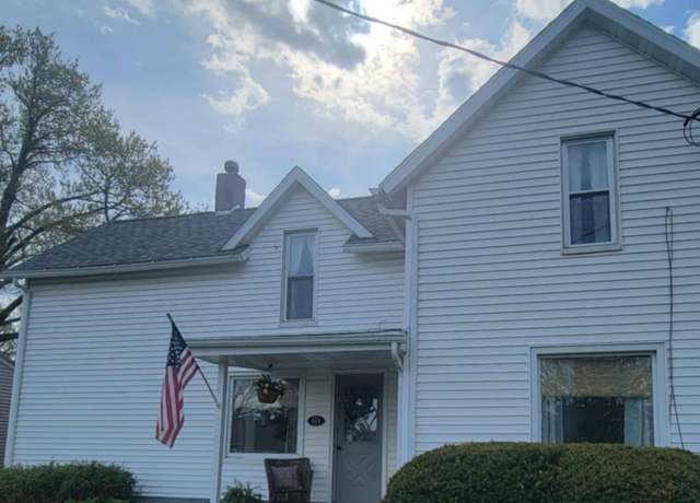 Property at 611 State St, Dysart, IA 52224, 4 beds, 1 bath