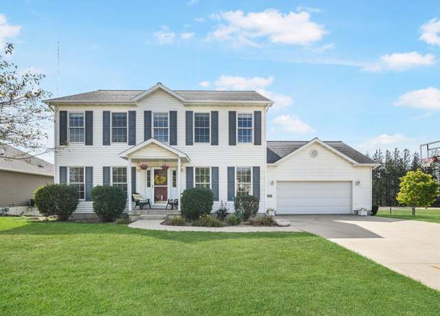Property at 5010 William Dr, Waterloo, IA 50701, 4 beds, 3.5 baths