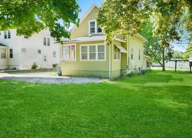 Property at 2064 Independence Ave, Waterloo, IA 50703, 2 beds, 1 bath