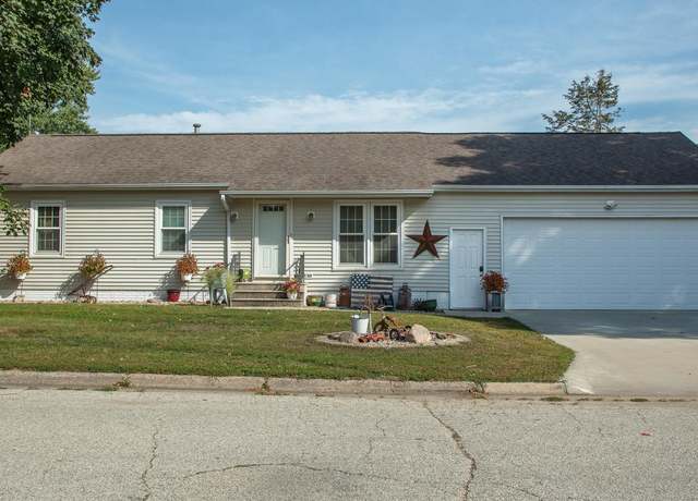 Property at 327 E Mindy Dr, Shell Rock, IA 50670, 3 beds, 2 baths