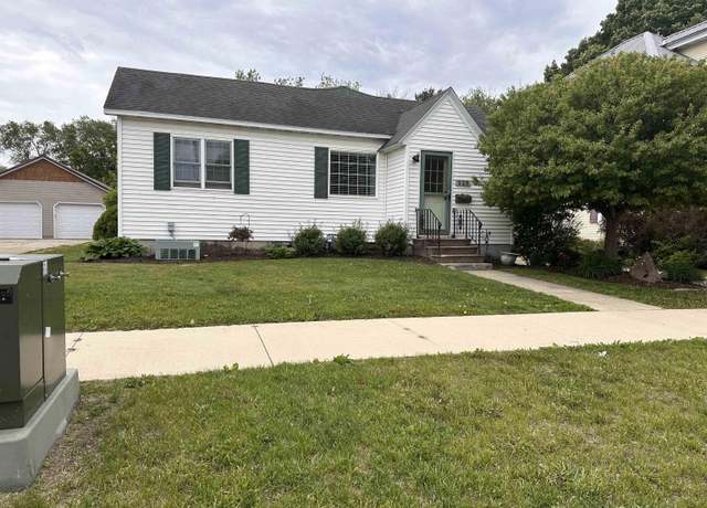 Property at 523 E 1 St. St, Sumner, IA 50674, 3 beds, 2 baths