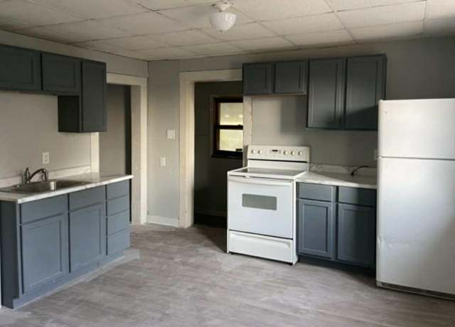 Property at 320 Columbia St, Waterloo, IA 50703, 1 bed, 1 bath