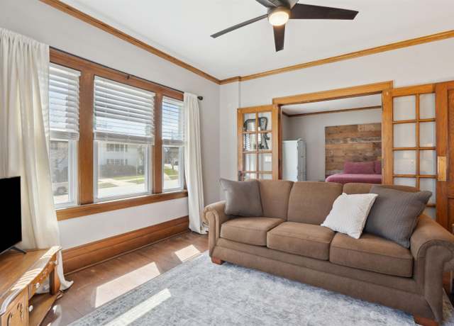 Property at 535 Vermont St, Waterloo, IA 50702, 4 beds, 2 baths
