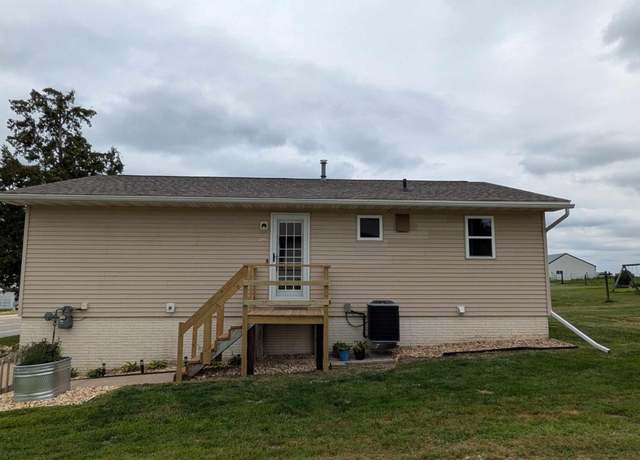 Property at 149 W Franklin St, West Union, IA 52175, 3 beds, 1.5 baths