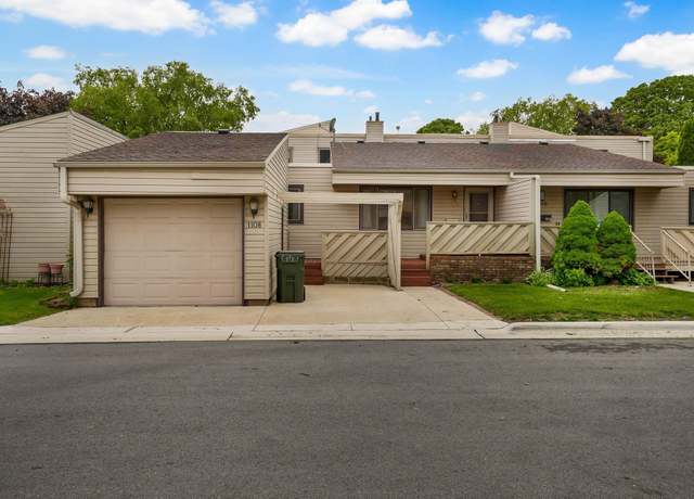 Property at 1108 Prairie Meadow Ct, Waterloo, IA 50701, 2 beds, 2 baths
