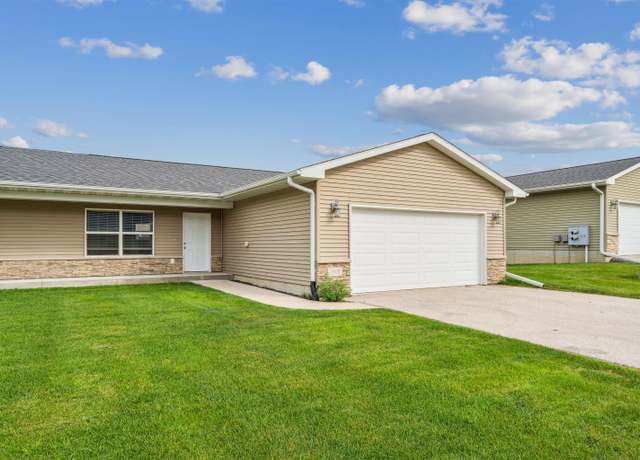 Property at 2903 Cohen Ln, Waterloo, IA 50701, 2 beds, 2 baths
