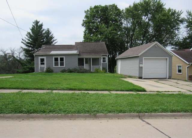 Property at 203 E 4th St, Anamosa, IA 52205, 2 beds, 1.5 baths