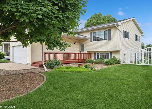 Property at 1404 Leitha Ter, Waverly, IA 50677, 4 beds, 2 baths