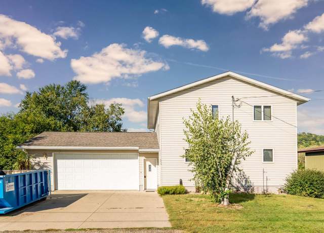 Property at 295 Abel Dr, Guttenberg, IA 52052, 2 beds, 2 baths