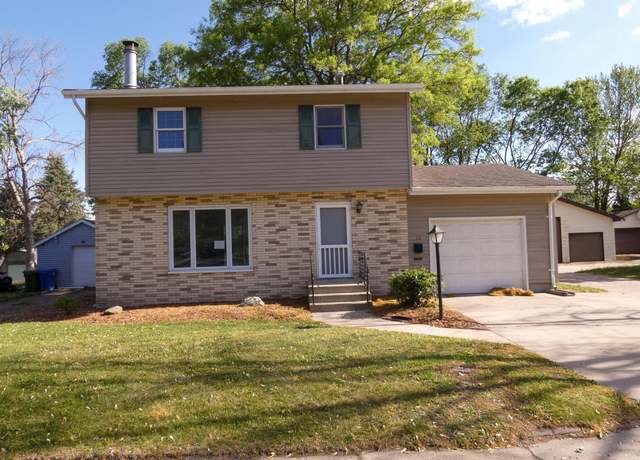 Property at 108 15th Ave, Charles City, IA 50616, 3 beds, 1.5 baths
