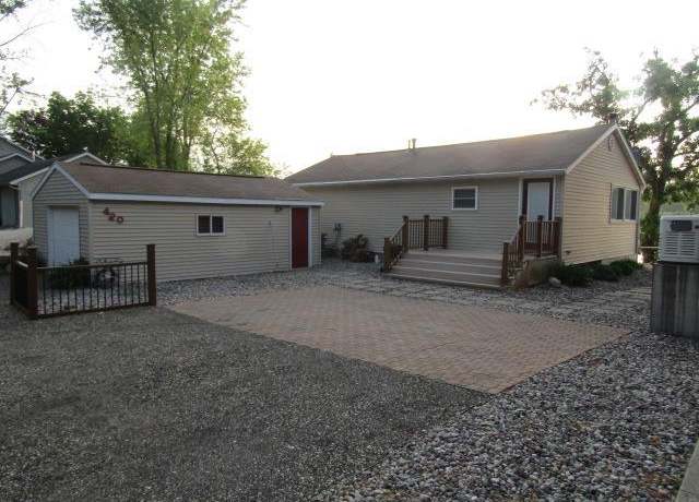 Property at 420 River View Road Rd, Guttenberg, IA 52052, 2 beds, 1 bath