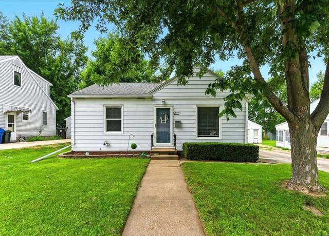 Property at 1611 Schreiber St, Cedar Falls, IA 50613, 3 beds, 1 bath