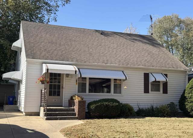 Property at 1003 Cedar St, Charles City, IA 50616, 3 beds, 1.5 baths