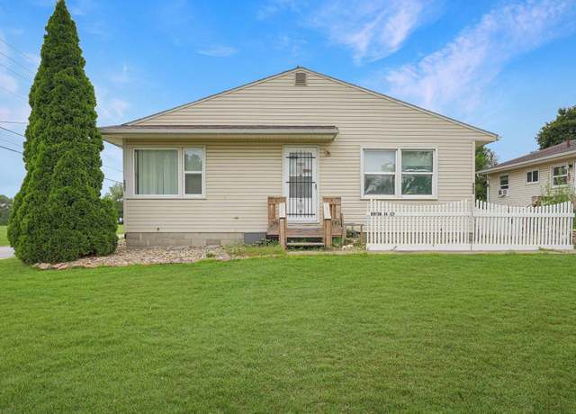 Property at 2007-2009 Burton Ave, Waterloo, IA 50703, 2 beds, 2 baths