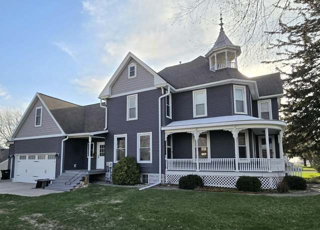 Property at 1106 Wilson St, Dysart, IA 52224, 4 beds, 2 baths