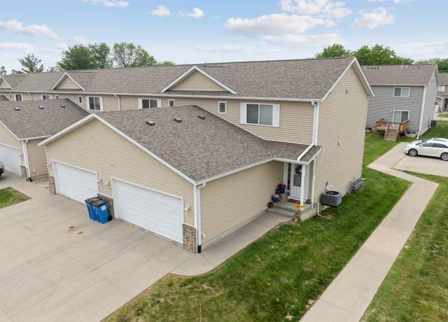 Property at 3410 Governor Ct, Waterloo, IA 50702, 3 beds, 2.5 baths
