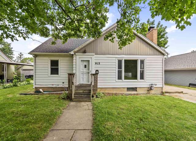 Property at 915 W 9th St, Cedar Falls, IA 50613, 4 beds, 1 bath