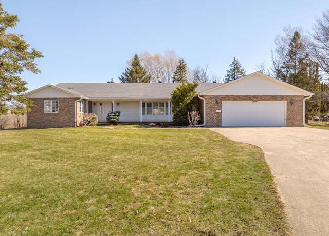 Property at 408 Howard St, Sumner, IA 50674, 3 beds, 3.5 baths