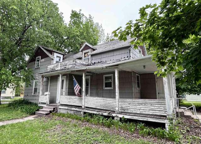 Property at 614 Mechanic St, Decorah, IA 52101, 3 beds, 1.5 baths