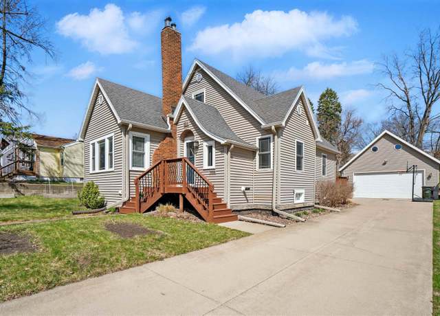 Property at 1123 W 3rd St, Cedar Falls, IA 50613, 3 beds, 2 baths