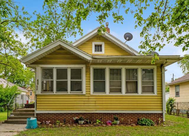 Property at 426 Saxon St, Waterloo, IA 50703, 2 beds, 1 bath