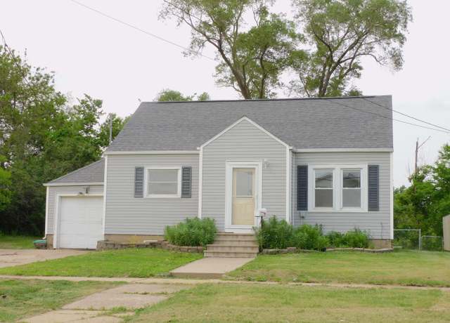 Property at 311 W Marion St, Manchester, IA 52057, 2 beds, 1 bath
