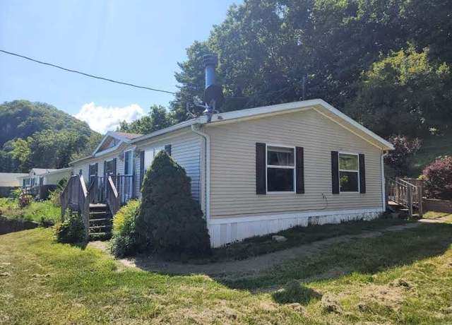 Property at 2316 Edwards Ln, Harpers Ferry, IA 52146, 3 beds, 2 baths