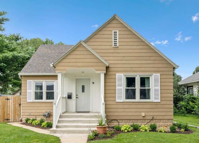 Property at 1619 Forest Ave, Waterloo, IA 50702, 3 beds, 1 bath