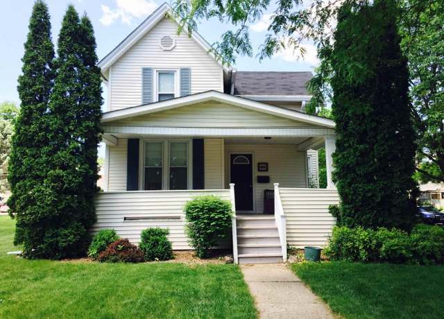 Property at 903 Franklin St, Cedar Falls, IA 50613, 4 beds, 2.5 baths