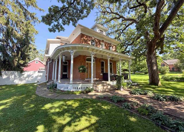 Property at 812 Maple Ave, Decorah, IA 52101, 4 beds, 2.5 baths