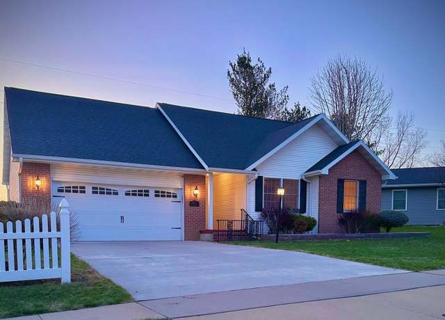 Property at 4515 Quesada Ct, Cedar Falls, IA 50613, 4 beds, 2 baths