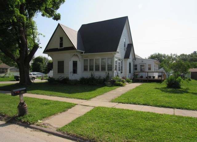 Property at 408 Jackson Street St, Olin, IA 52320, 2 beds, 2 baths