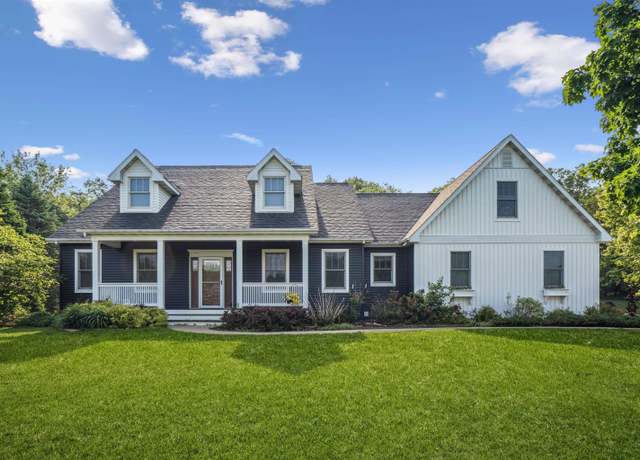Property at 207 Sandcastle Ln, Waverly, IA 50677, 5 beds, 3.5 baths