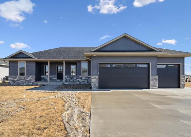 Property at 4818 Prairie Dock Rd, Cedar Falls, IA 50613, 5 beds, 3 baths