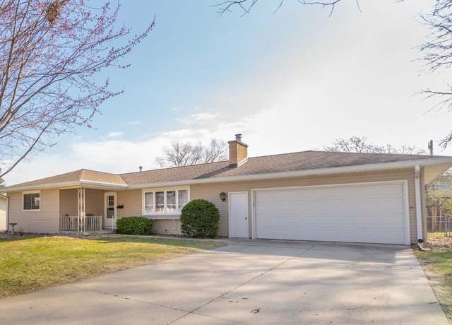 Property at 1014 Ellen St, Cedar Falls, IA 50613, 3 beds, 2 baths