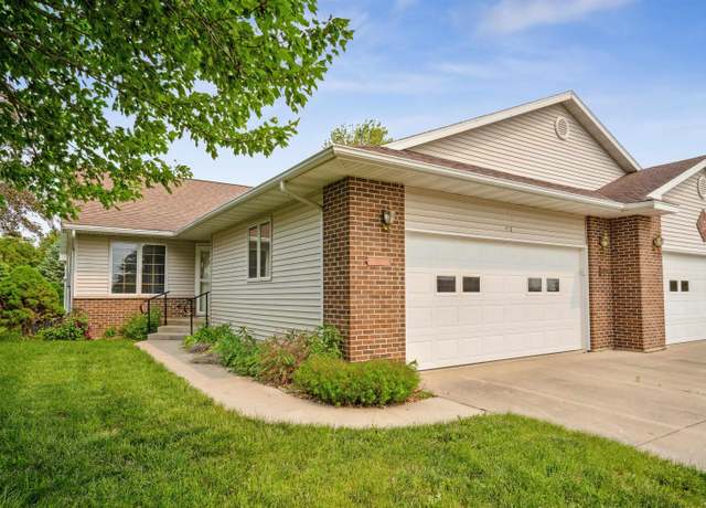 Property at 612 West St, Dysart, IA 52224, 3 beds, 2 baths