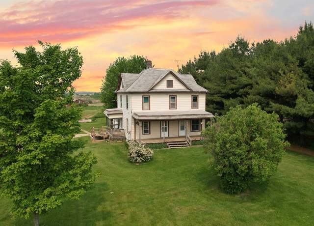Property at 17415 Great River Rd, Mcgregor, IA 52157, 5 beds, 1 bath