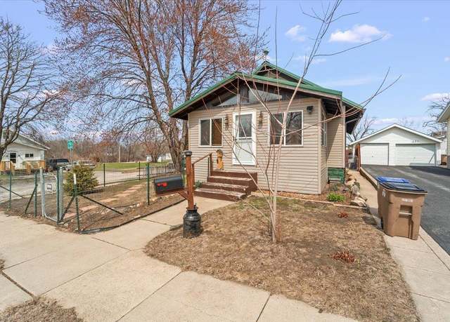 Property at 223 5th St St NW, Oelwein, IA 50662, 2 beds, 1 bath