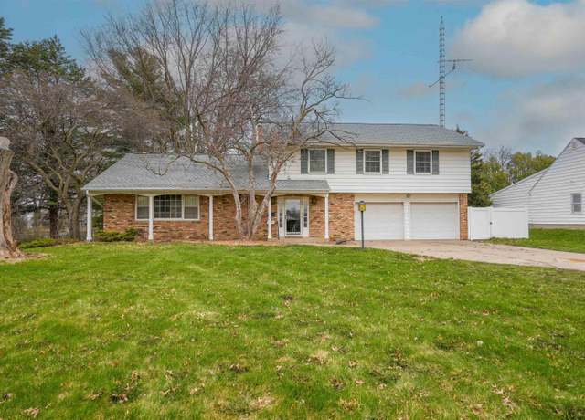 Property at 1132 W Ridgeway Ave, Waterloo, IA 50701, 4 beds, 1.5 baths
