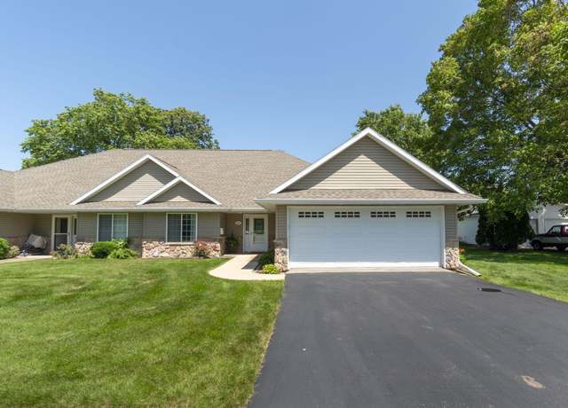 Property at 315 Bourland Ave, Waterloo, IA 50702, 2 beds, 2 baths