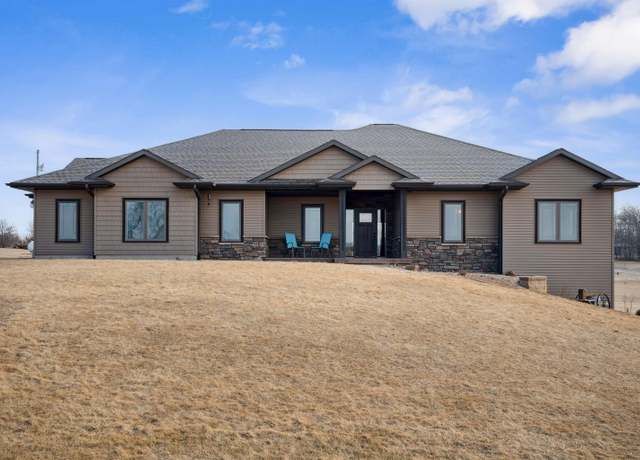 Property at 2274 185th Ave, Manchester, IA 52057, 4 beds, 3.5 baths