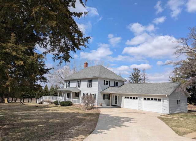 Property at 1622 240th St, Decorah, IA 52101, 4 beds, 2 baths