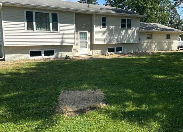 Property at 4717 Butterfield Rd, Hudson, IA 50643, 3 beds, 1 bath