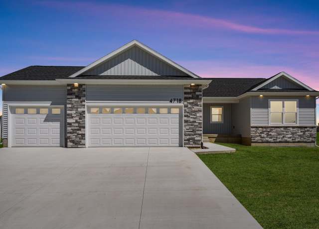 Property at 4718 Wild Horse Dr, Cedar Falls, IA 50613, 3 beds, 2 baths