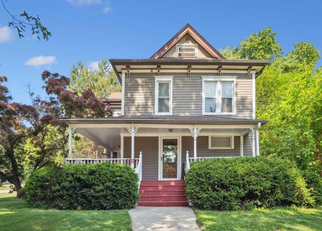 Property at 1021 Tremont St, Cedar Falls, IA 50613, 5 beds, 3.5 baths